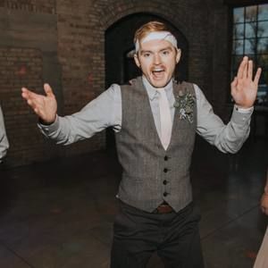 Meet your Posher, Levi